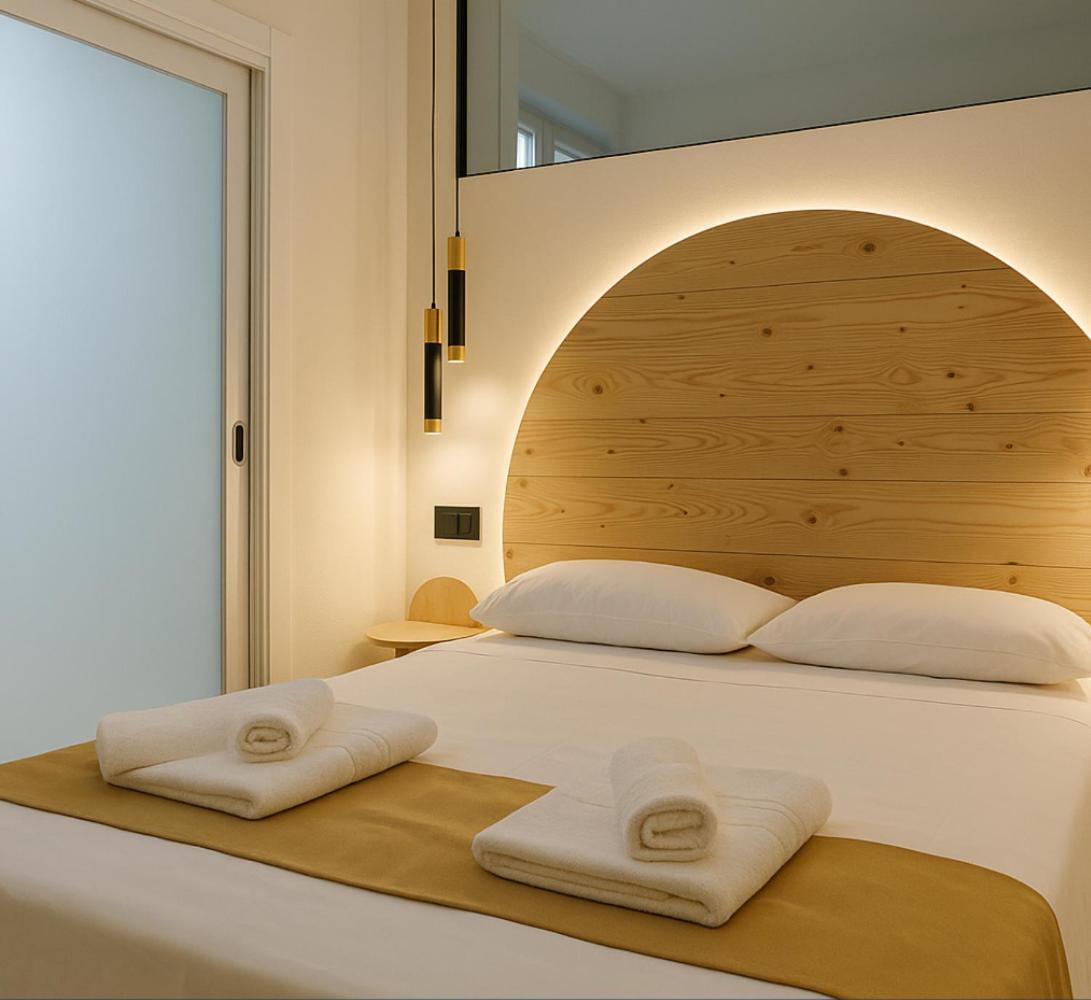 Zelun Suite Torremolinos Center Exterior foto